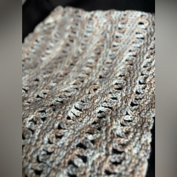 38” NEW Chunky Crochet Neutral Color Stripes Winter Wrap Scarf - Picture 4 of 4